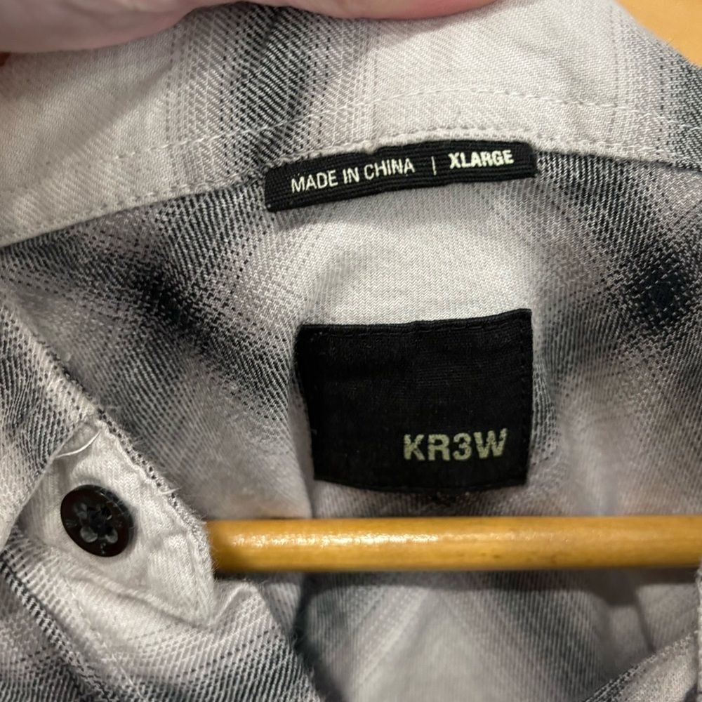 KR3W Plaid Grid Long Sleeve Button Down Shirt Mens Size XL Cotton Black & Beige - Picture 2 of 9